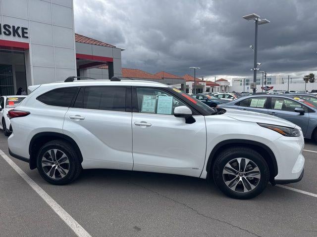2022 Toyota HIGHLANDER HYBRD XLE