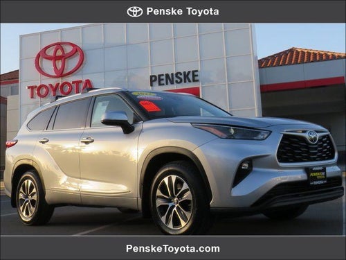 2022 Toyota HIGHLANDER XLE