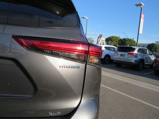 2023 Toyota HIGHLANDER HYBRD XLE