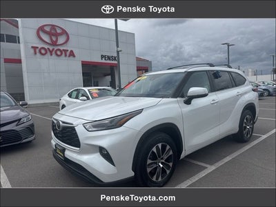 2023 Toyota HIGHLANDER XLE