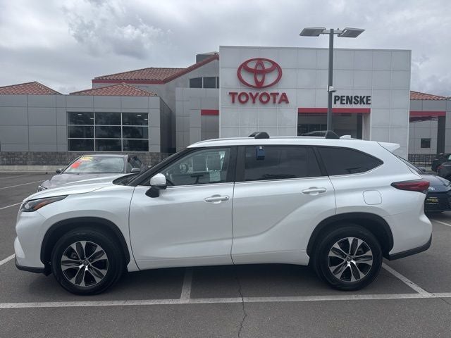 2023 Toyota HIGHLANDER XLE