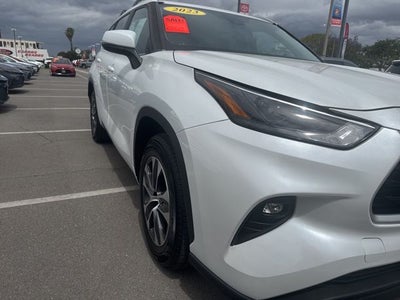 2023 Toyota HIGHLANDER XLE