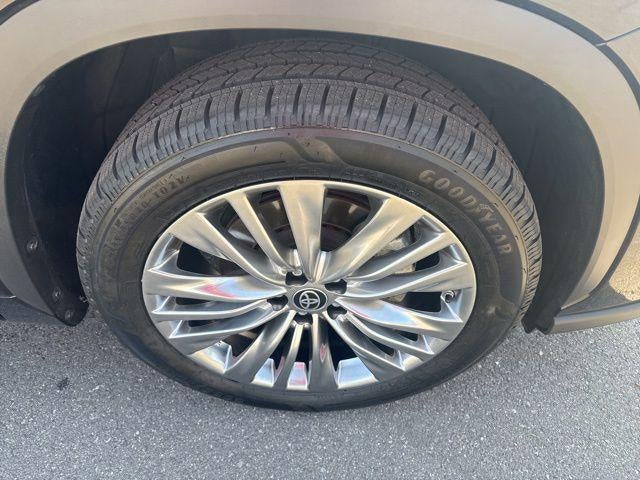 2023 Toyota HIGHLANDER Limited