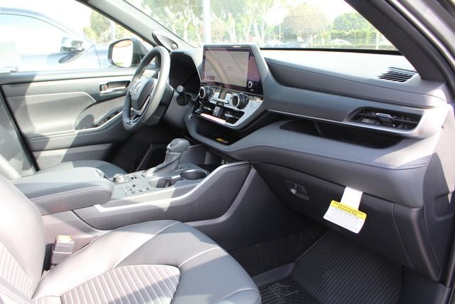 2026 Toyota Highlander XSE