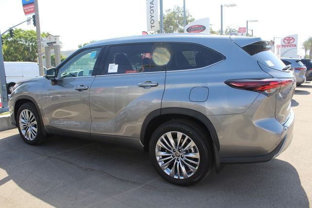 2026 Toyota Highlander Platinum