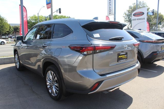 2026 Toyota Highlander Platinum