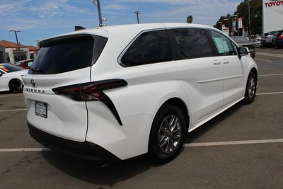 2026 Toyota Sienna LE 8 Passenger