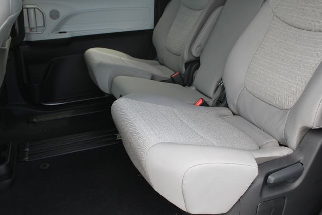 2026 Toyota Sienna LE 8 Passenger