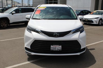 2026 Toyota Sienna LE 8 Passenger