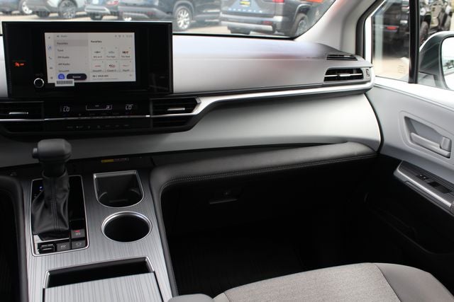 2026 Toyota Sienna LE 8 Passenger