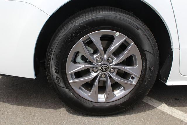2026 Toyota Sienna LE 8 Passenger