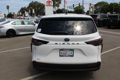 2026 Toyota Sienna LE 8 Passenger