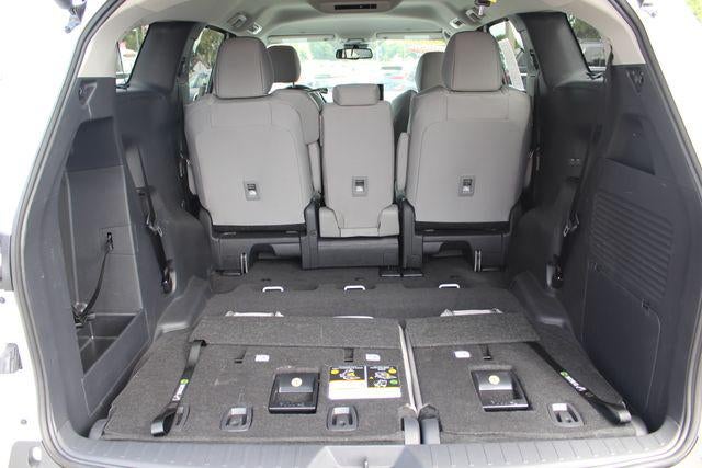 2026 Toyota Sienna LE 8 Passenger