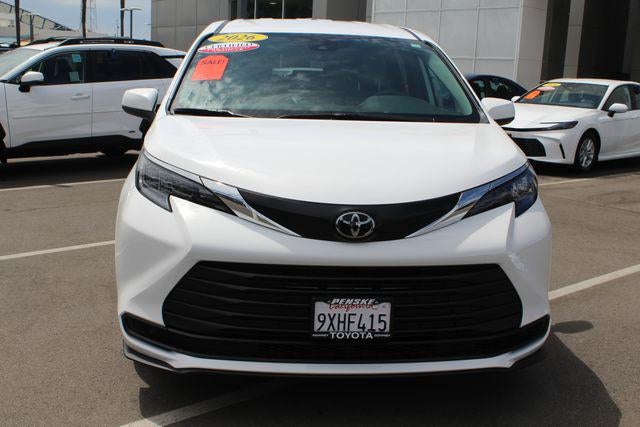 2026 Toyota Sienna LE 8 Passenger