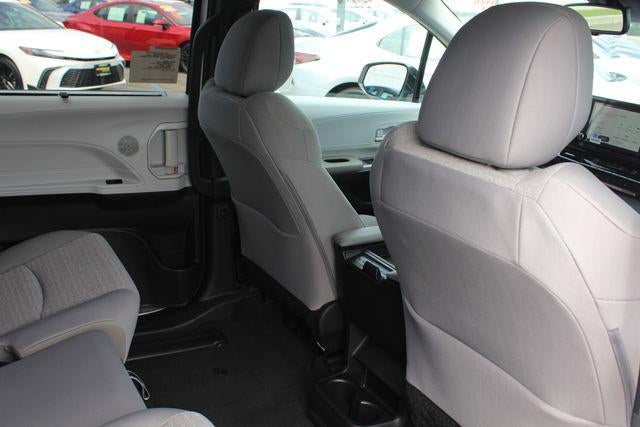 2026 Toyota Sienna LE 8 Passenger