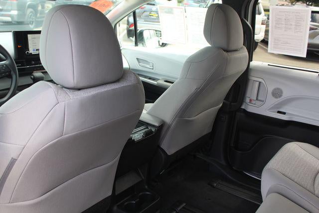 2026 Toyota Sienna LE 8 Passenger