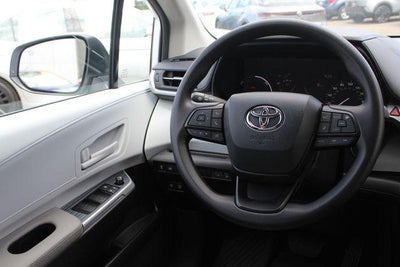 2026 Toyota Sienna LE 8 Passenger