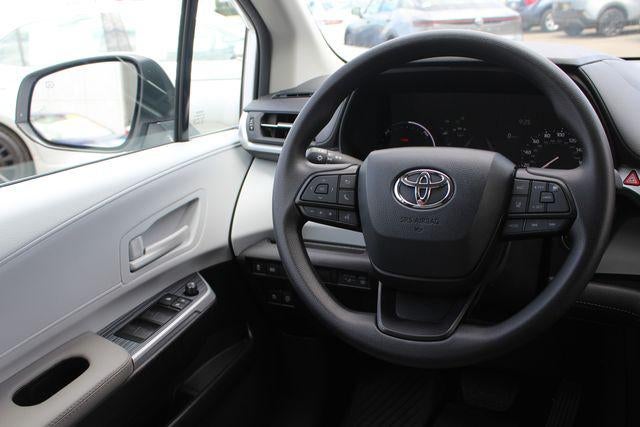 2026 Toyota Sienna LE 8 Passenger