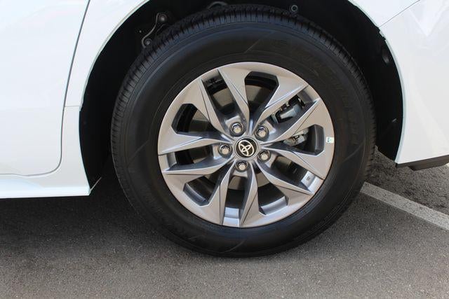 2026 Toyota Sienna LE 8 Passenger