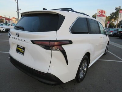 2026 Toyota SIENNA LE LE 8 Passenger
