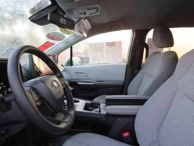 2026 Toyota SIENNA LE LE 8 Passenger