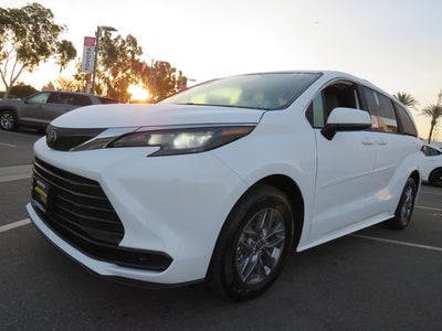 2026 Toyota SIENNA LE LE 8 Passenger