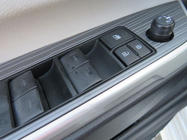 2026 Toyota SIENNA LE LE 8 Passenger