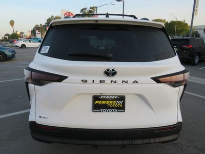 2026 Toyota SIENNA LE LE 8 Passenger