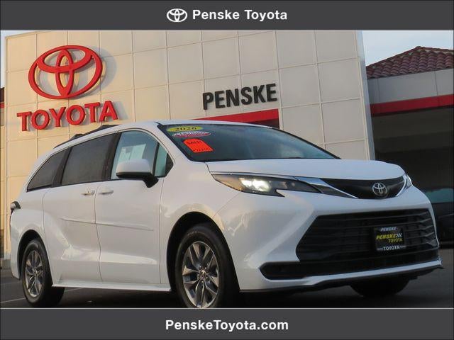 2026 Toyota SIENNA LE LE 8 Passenger