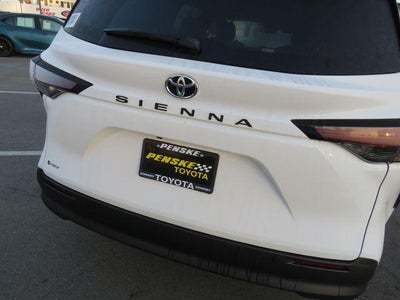 2026 Toyota SIENNA LE LE 8 Passenger