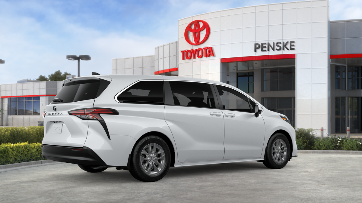 2026 Toyota Sienna LE