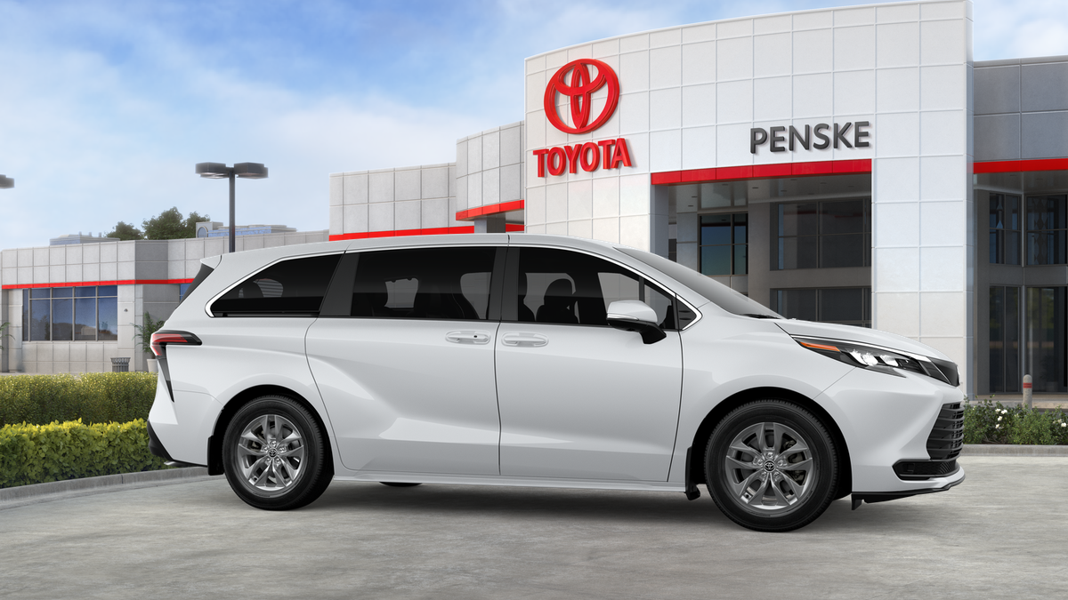 2026 Toyota Sienna LE