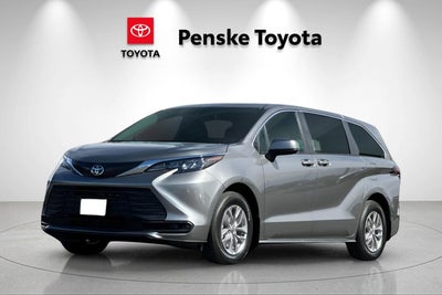 2026 Toyota Sienna LE
