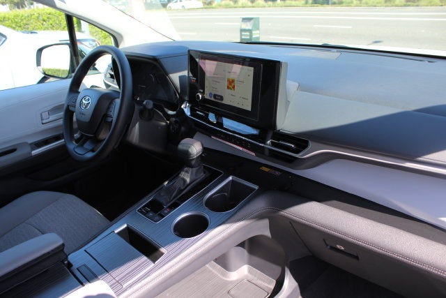 2026 Toyota Sienna LE 8 Passenger
