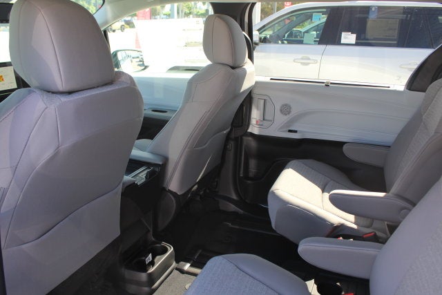 2026 Toyota Sienna LE 8 Passenger