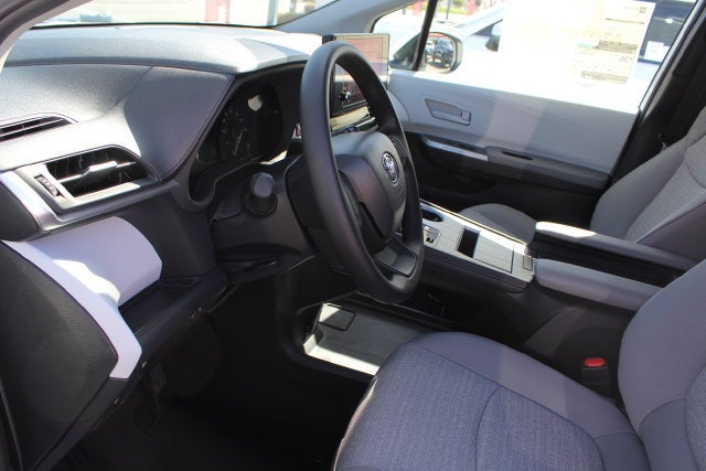 2026 Toyota Sienna LE 8 Passenger