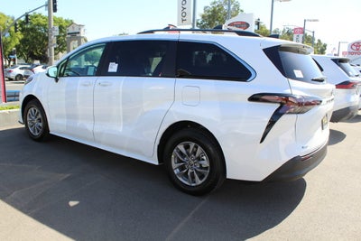 2026 Toyota Sienna LE 8 Passenger