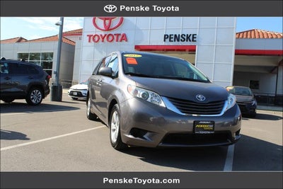 2017 Toyota Sienna LE 8 Passenger