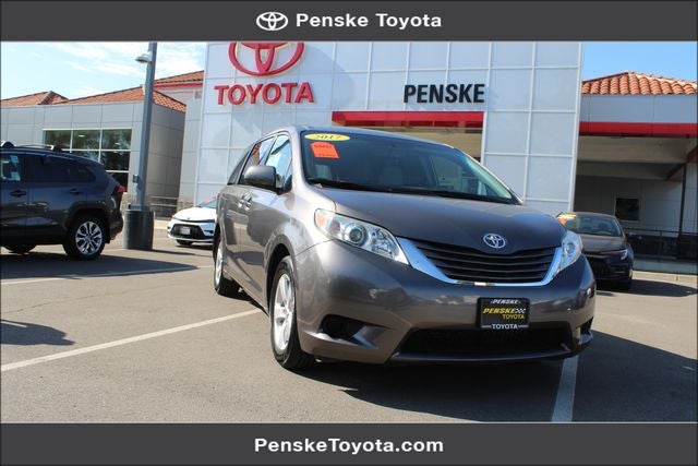 2017 Toyota Sienna LE 8 Passenger