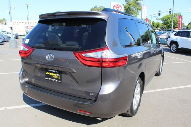 2017 Toyota Sienna LE 8 Passenger