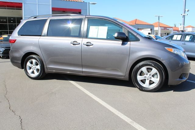 2017 Toyota Sienna LE 8 Passenger