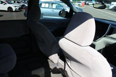 2017 Toyota Sienna LE 8 Passenger