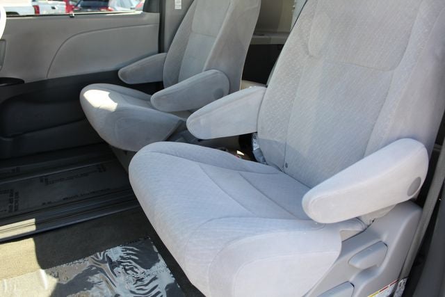 2017 Toyota Sienna LE 8 Passenger