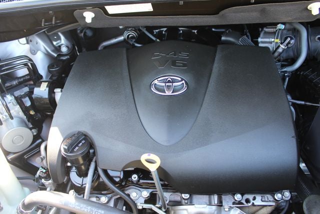 2017 Toyota Sienna LE 8 Passenger