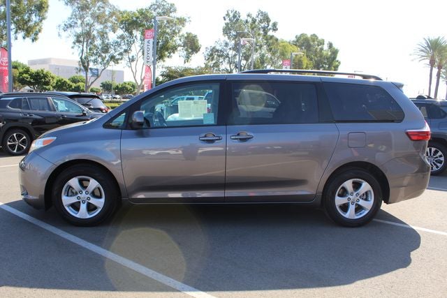 2017 Toyota Sienna LE 8 Passenger