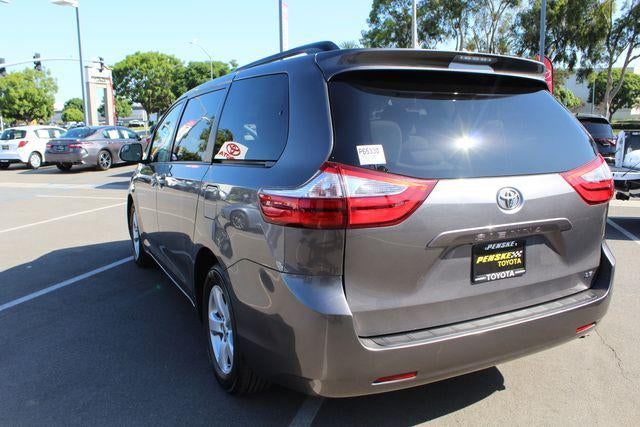 2017 Toyota Sienna LE 8 Passenger