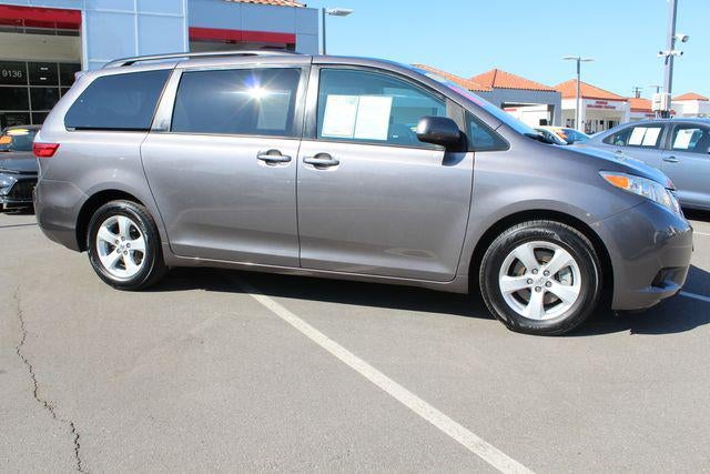 2017 Toyota Sienna LE 8 Passenger