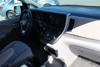 2017 Toyota Sienna LE 8 Passenger