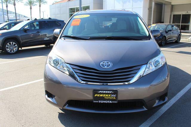 2017 Toyota Sienna LE 8 Passenger