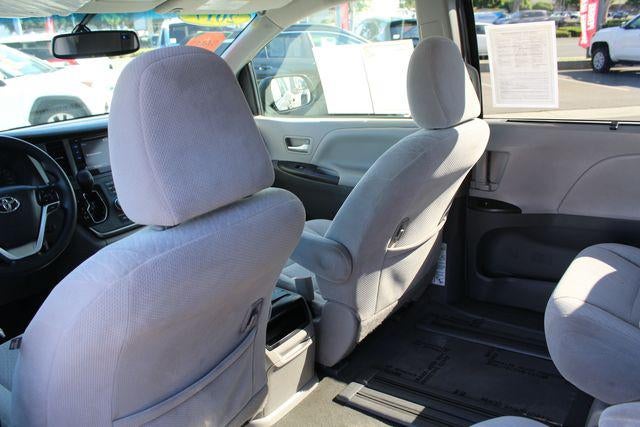 2017 Toyota Sienna LE 8 Passenger